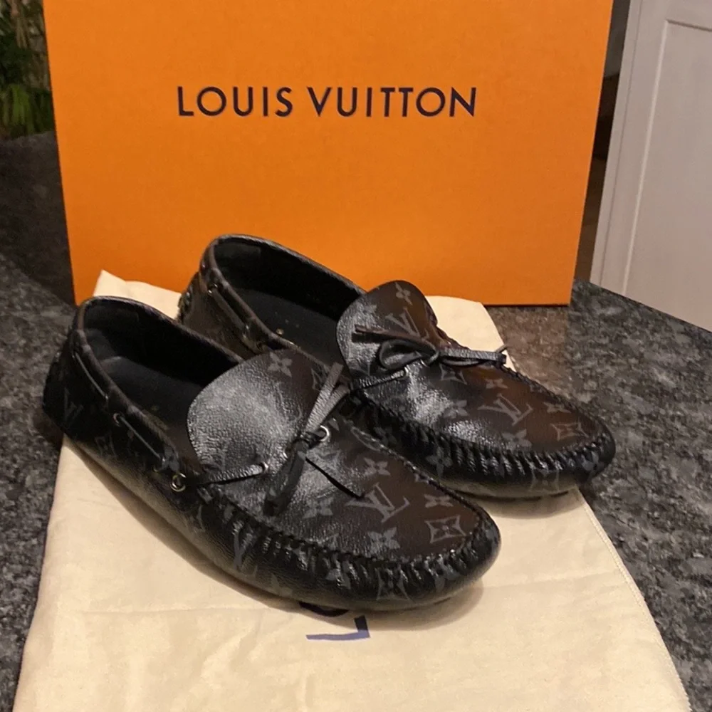 🦁 Louis Vuitton LV Monogram Eclipse Loafers - Picture 6 of 17
